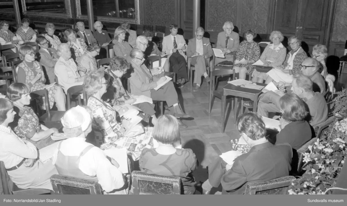 Hemslöjden har kongress i Stadshussalongen.