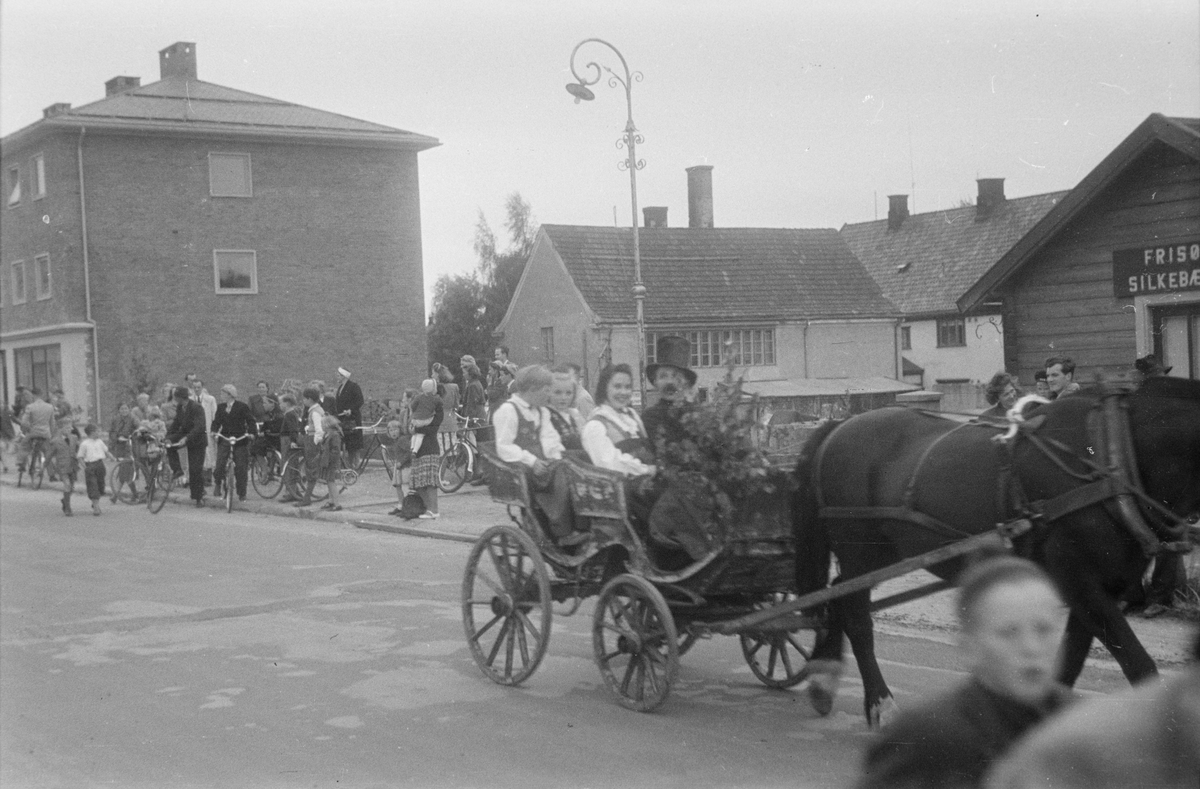 Glomdalsbruden. Opptog i Leiret. Elverum.