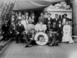 Mannskap på barken Excelsior