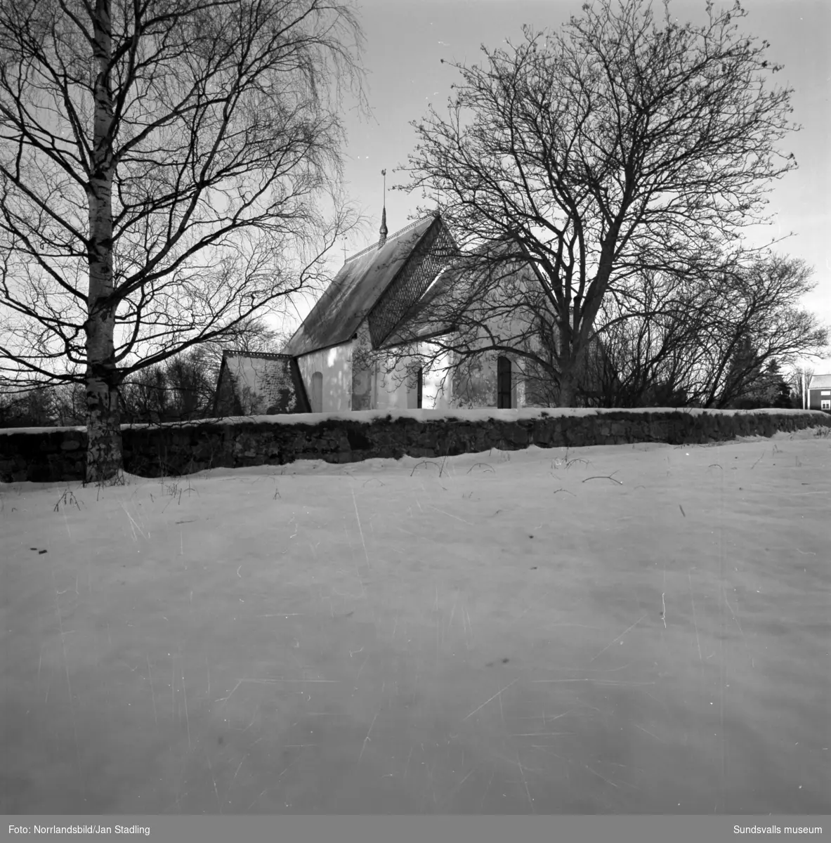 Alnö gamla kyrka, vinterbilder.