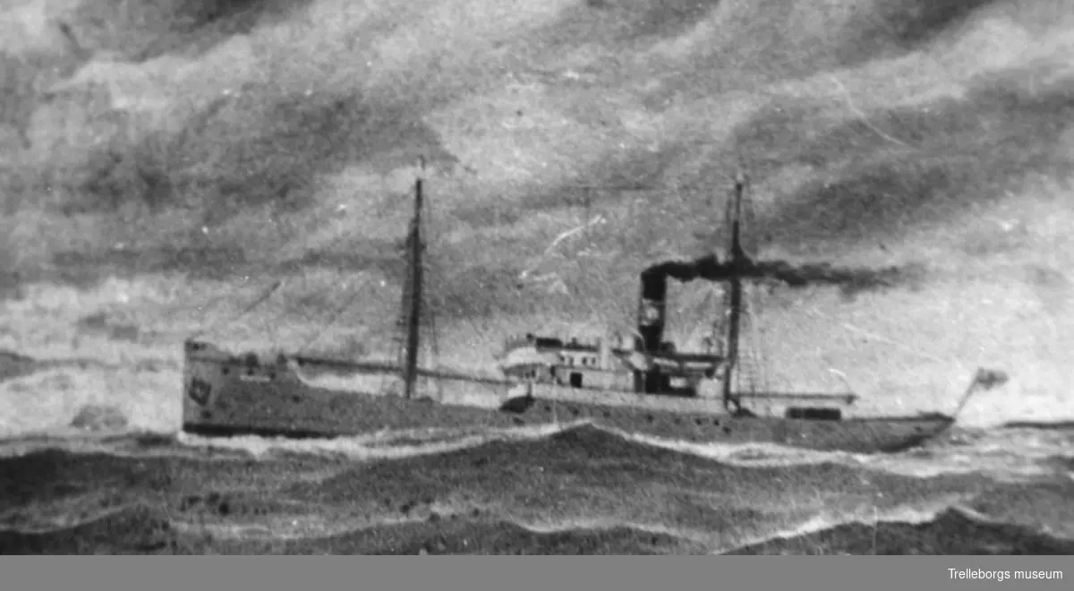 Foto av tavla föreställande ett ånglastfartyg. I tavlans nederkant står "TORFRID". Byggd 1903. Redare Axel Christensen, Trelleborg. Längst ner Negativ 5916a. Småbild.