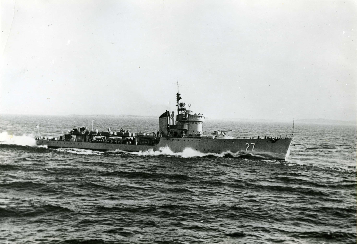 H.M. Romulus till sjöss.