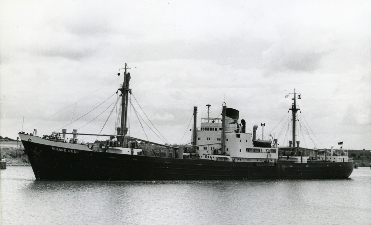 Ägare:/1952-71/: Schiffahrt- & Assekuranz-Ges. E. Russ & Co. Hemort: Hamburg.