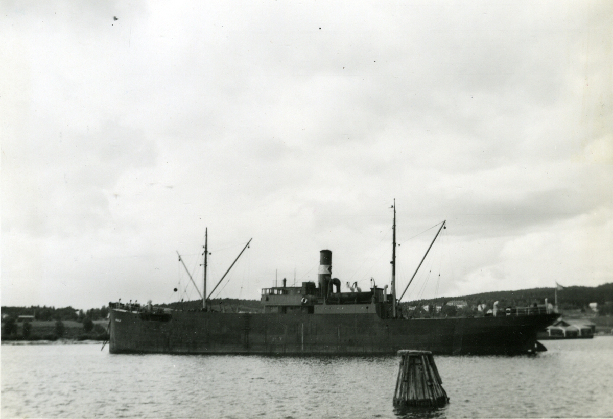 Ägare:/1933-53/: Rederi AB Sylvia. Hemort: Göteborg.