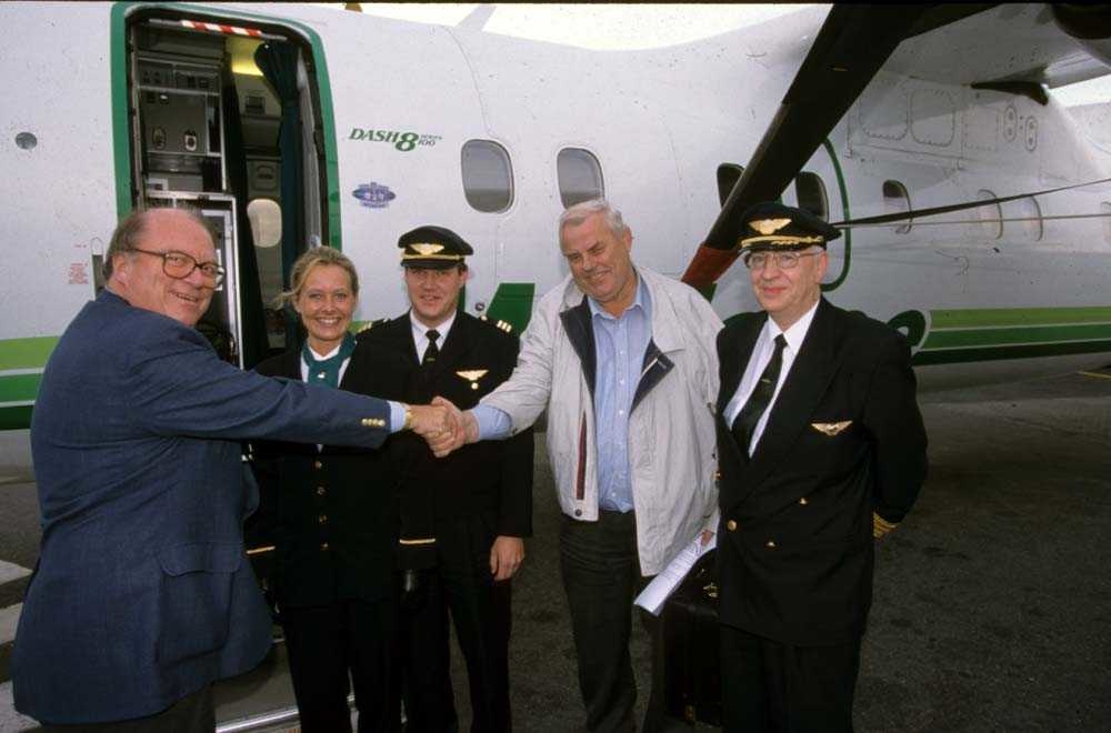 Lufthavn/Flyplass. Sandefjord. Ett fly, De Havilland Canada DHC-8-103B Dash8 fra Widerøe. 