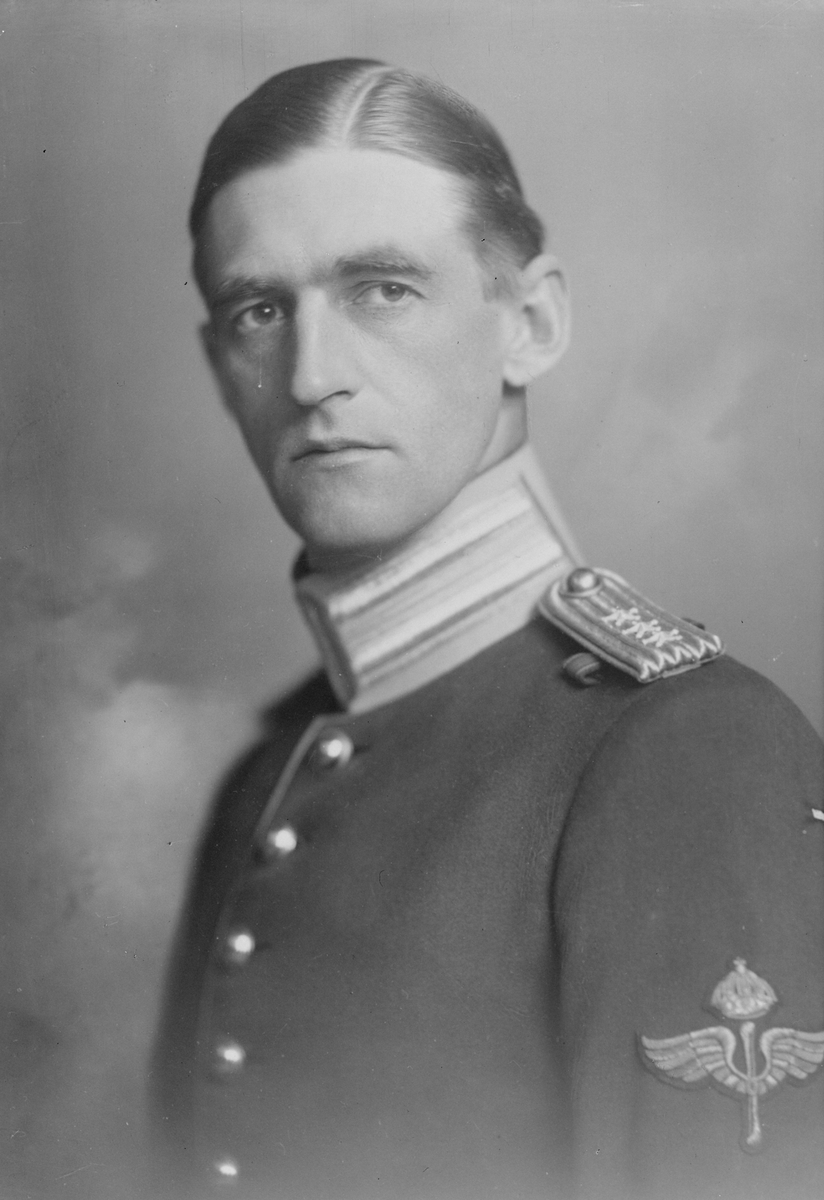 Porträtt av militära flygpionjären Franz Zetterlund från Jämtlands fältjägarregemente.