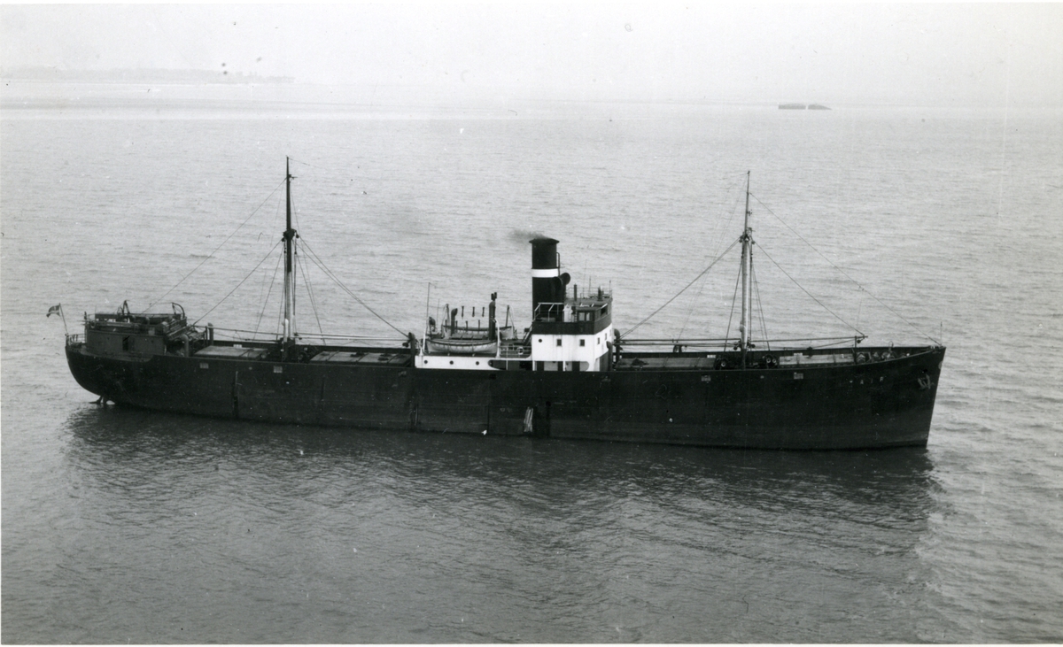 Ägare:/1943-63/: Rederi AB Iris. Hemort: Stockholm.