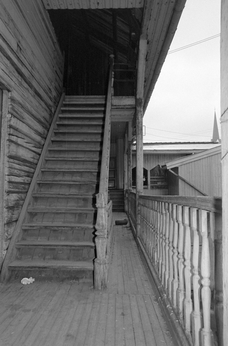 Hamar, Stortorget, Aasgården, bygård, øvre bakgård, utvendig trapp til svalgang i 3. etg.