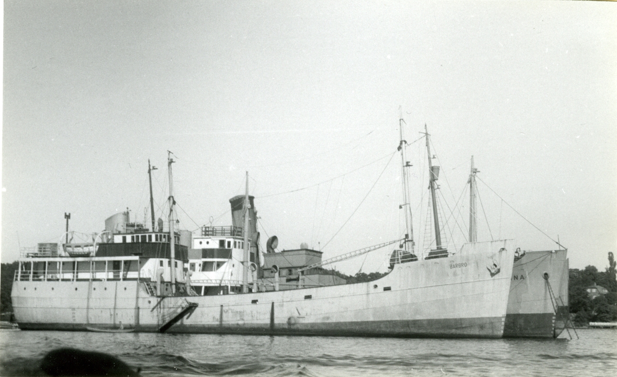 Ägare:/1948-51/: Rederi AB Universal Line. Hemort: Stockholm.