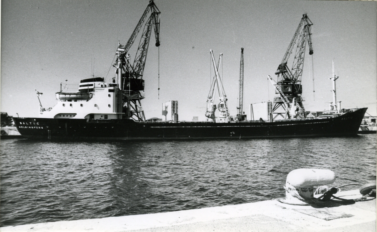 Ägare:/1960-81/: Finska Ångfartygs AB. Hemort: Helsingfors.