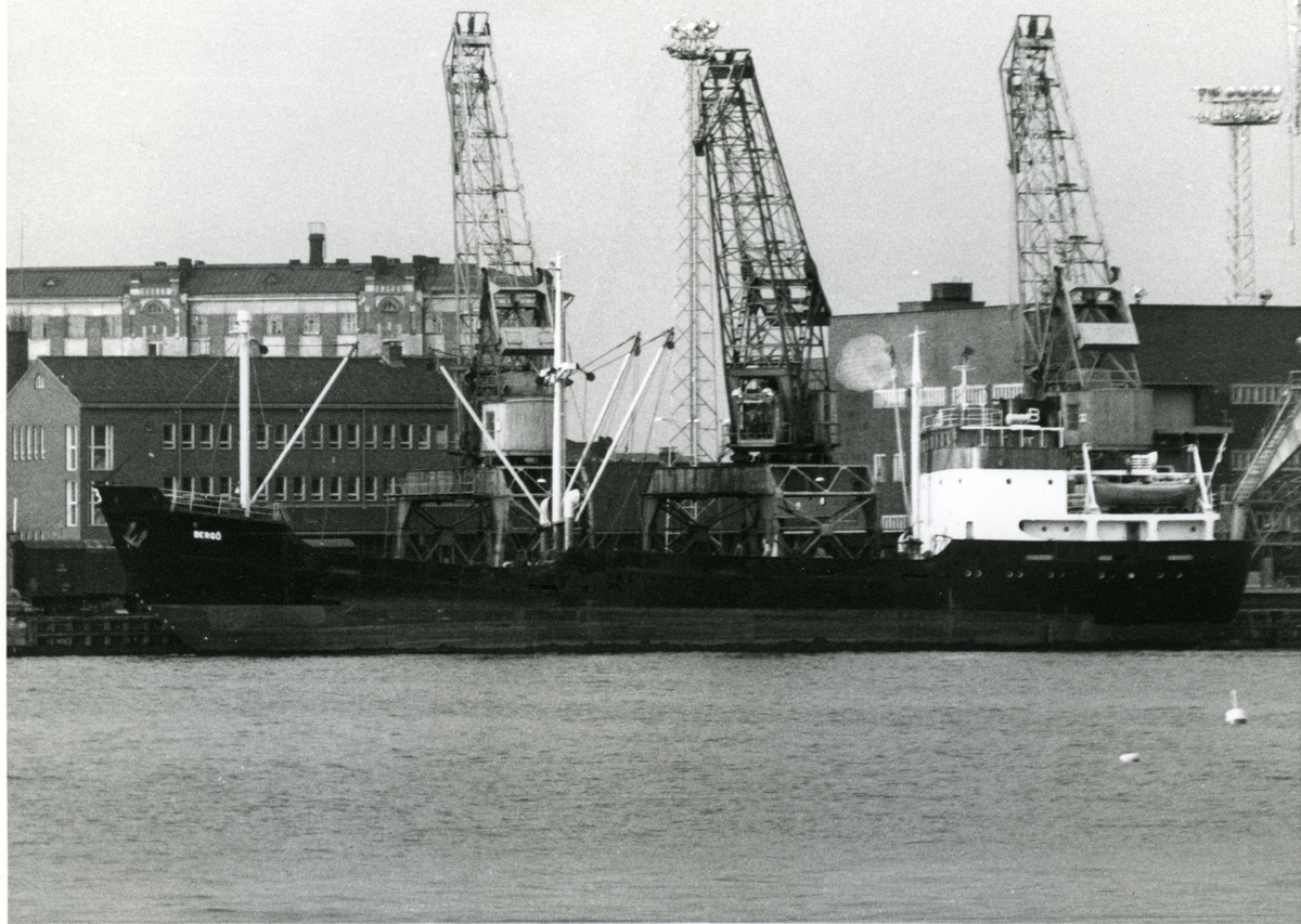 Ägare:/1969-70/: Partrederi Bergö. Hemort: Sibbo.
