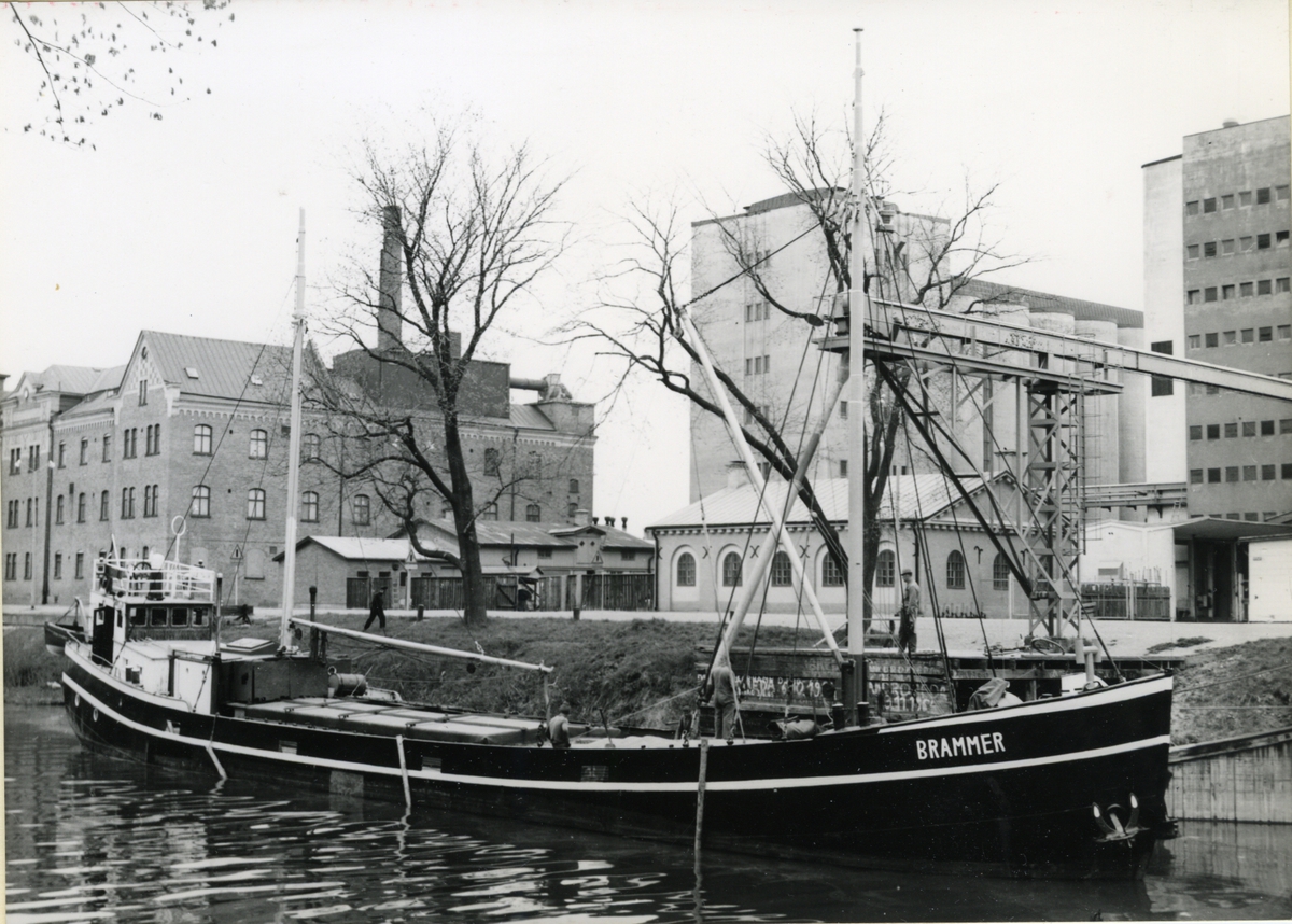 Ägare:/1967-76/: Hans Janke & Günther Janke. Hemort: Hamburg.