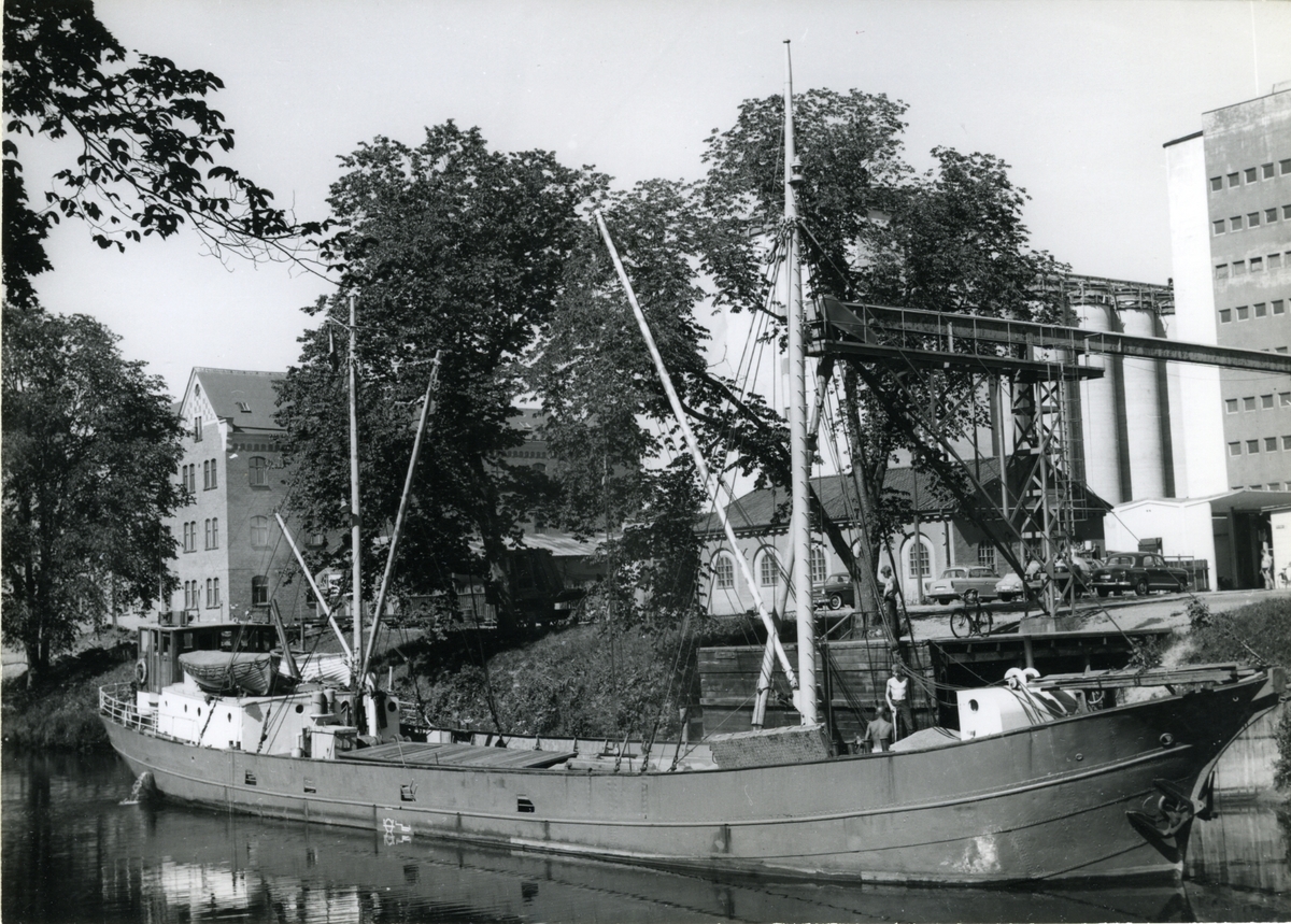 Ägare:/1960-1970/: Nils Rutger Nilsson. Hemort: Hamburgsund.