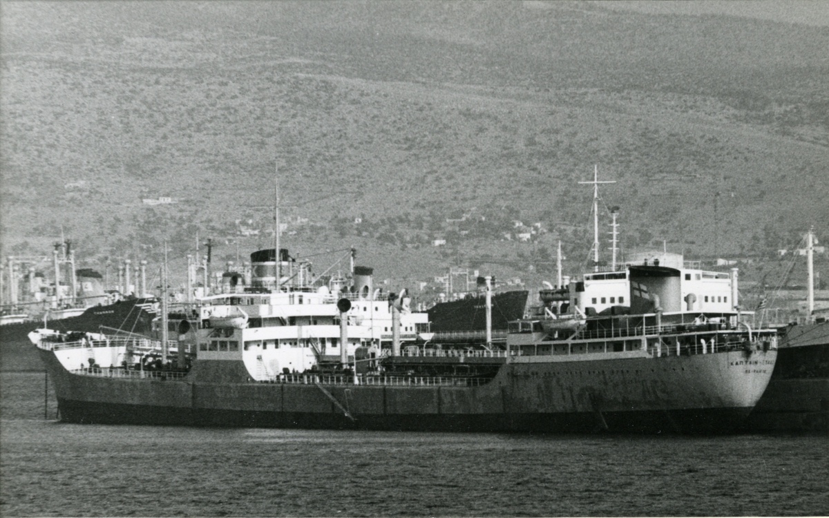 Ägare:/1965-72/: Salix Compania Naviera S.A. Hemort: Peiraievs.