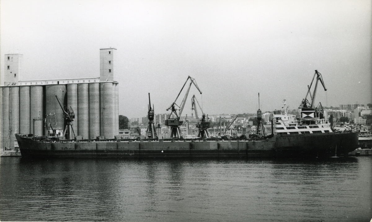 Ägare:/1964-75/: Chapman & Willan, Ltd. Hemort: Newcastle.