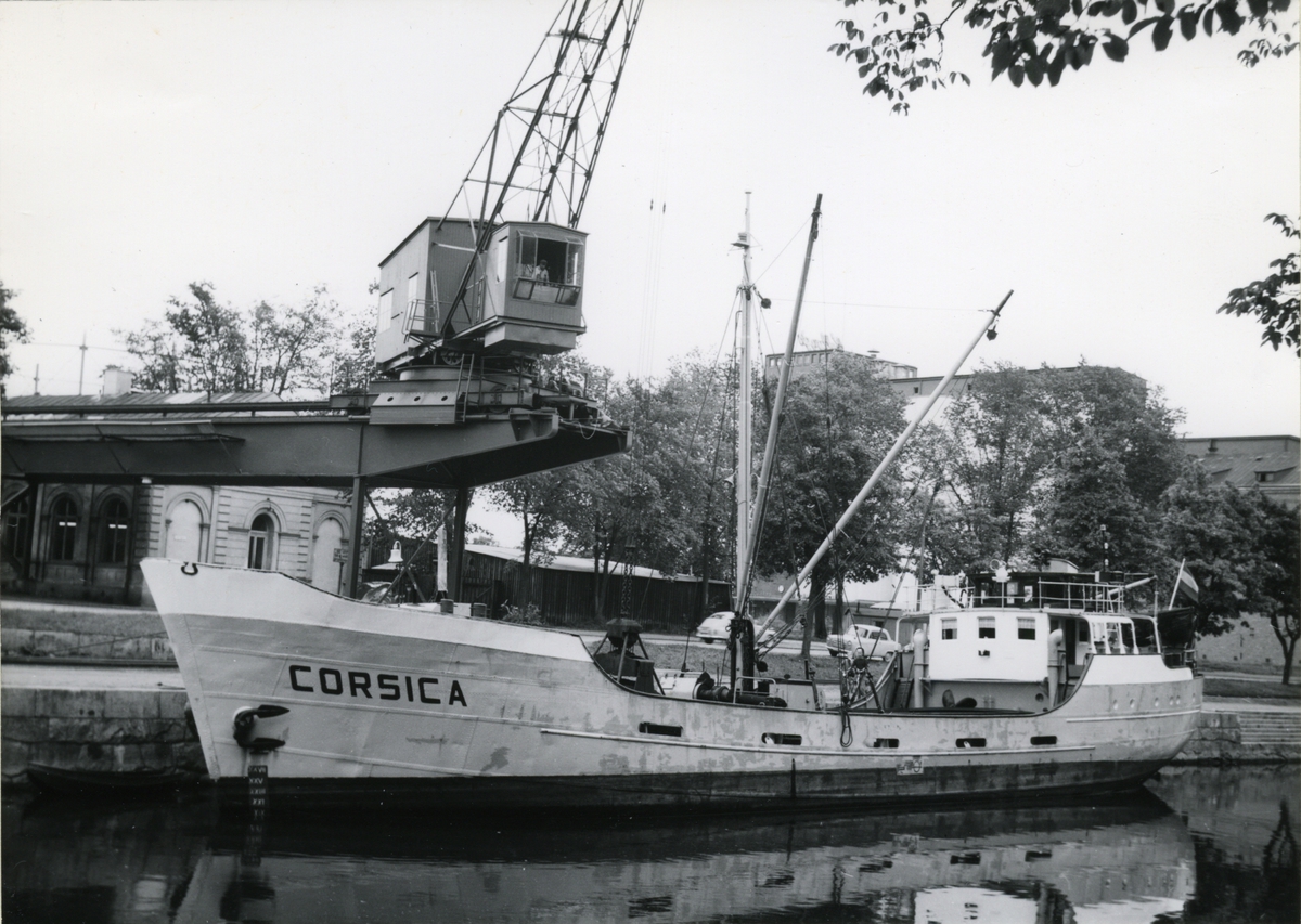 Ägare:/1940-67/: J.K. Bonninga. Hemort: Groningen.