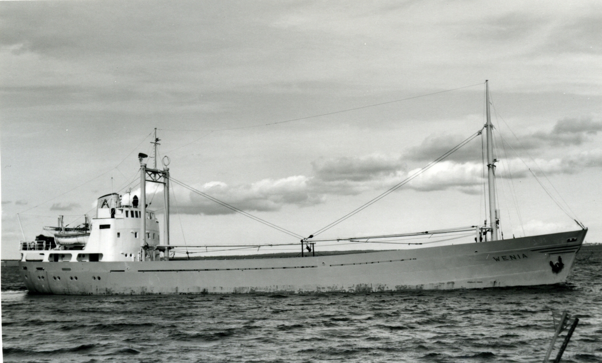 Ägare:/1973-75/: Leif E.B. Evertsson. Hemort: Rönnäng.