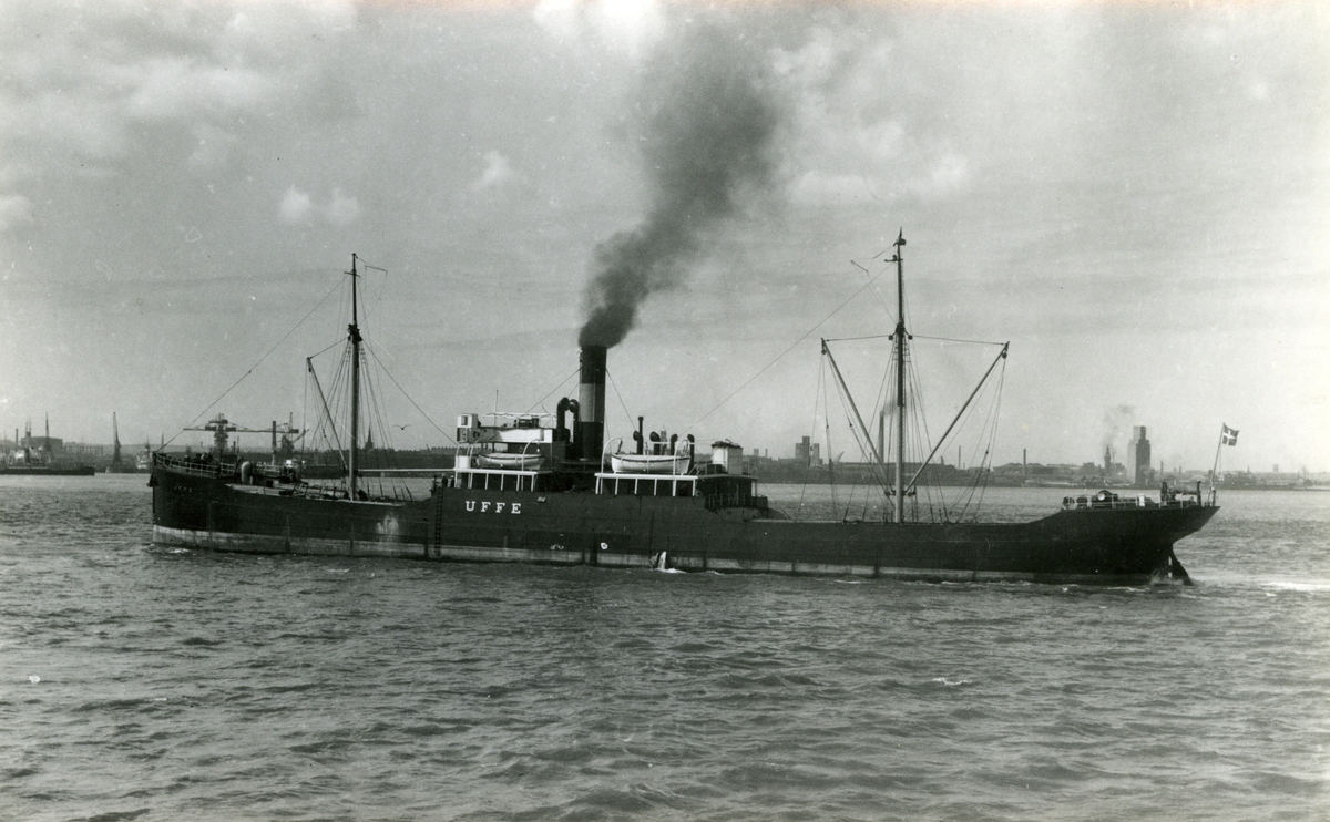 Ägare:/1931-56/: Det Forenede Dampskibs-Selskab A/S. Hemort: Middelfart.