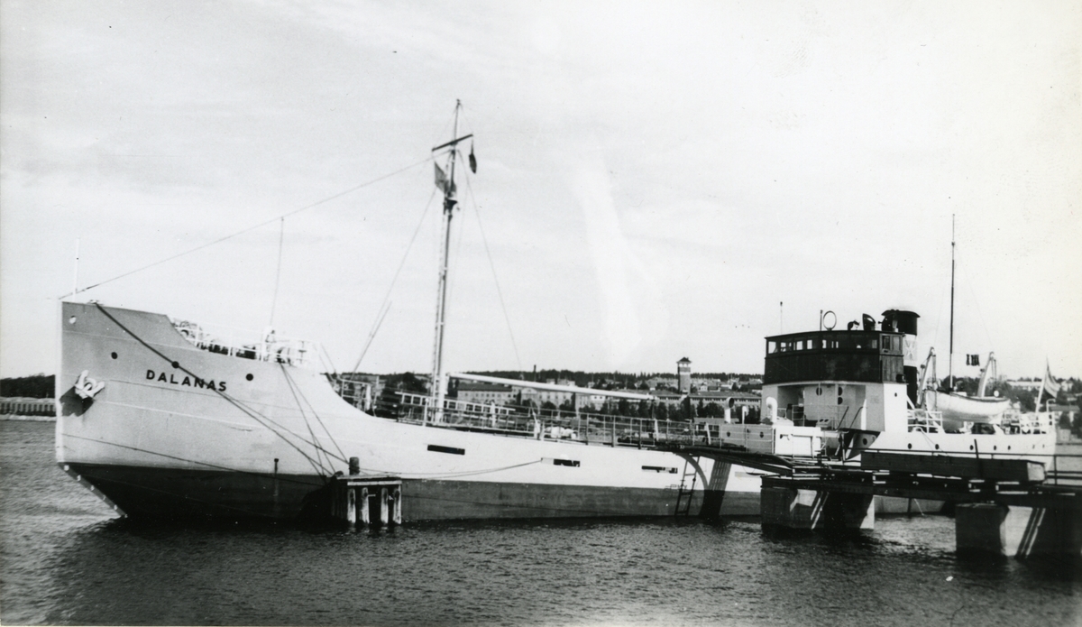 Ägare:/1934-40, 1940-53/: Rederi AB Nordstjernan. Hemort: Stockholm.