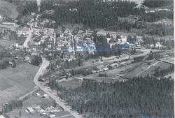 Flyfoto Dokka med stasjonsområdet