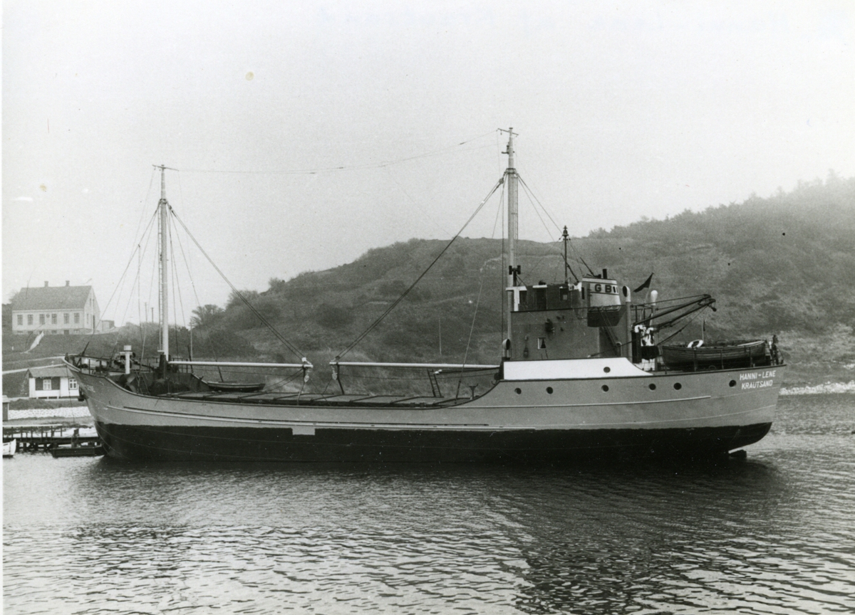 Ägare:/1951-57,1964-65/: Georg Behrmann. Hemort: Krautsand.