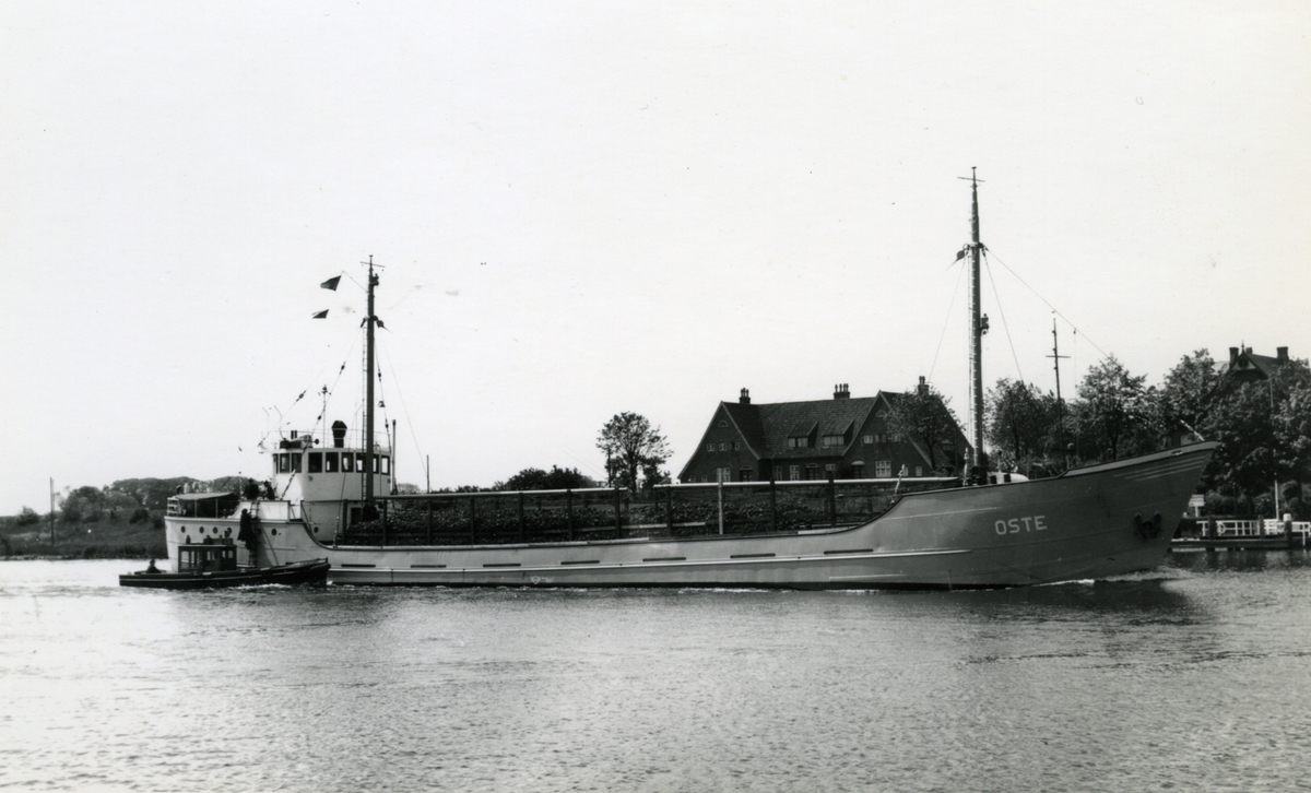 Ägare:/1953-68/: Stader Motorschiffahrt G.m.b.H. Hemort: Stade.