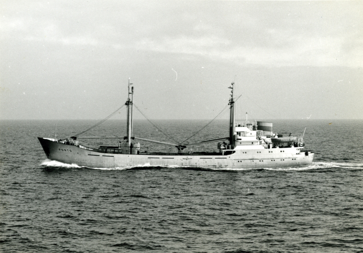 Ägare:/1956-71/: Oldenburg-Portugiesische Dampfshiffs-Rhederei, Kusen, Heitman & Cie. K.G. Hemort: Hamburg.