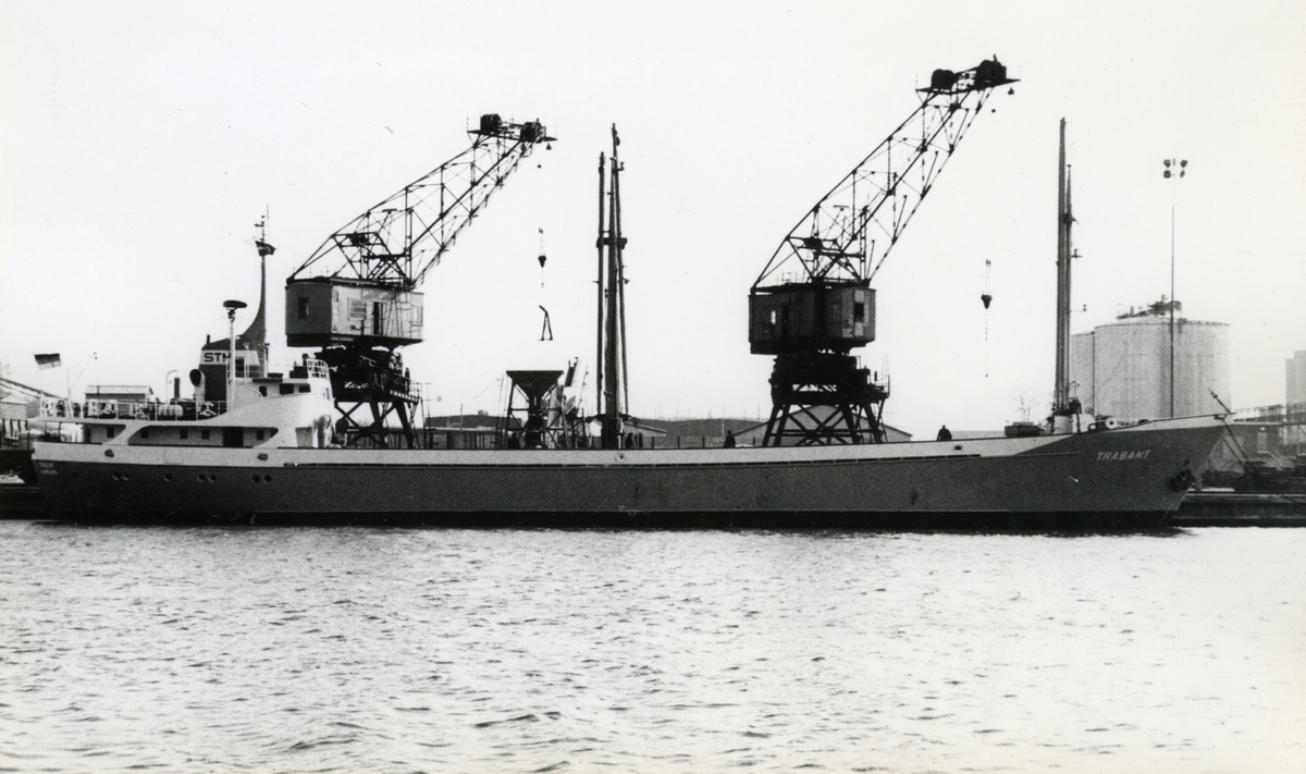 Ägare:/1971-76/: ett partrederi, Huvudredare: Hermann Meyer. Hemort: Hamburg.