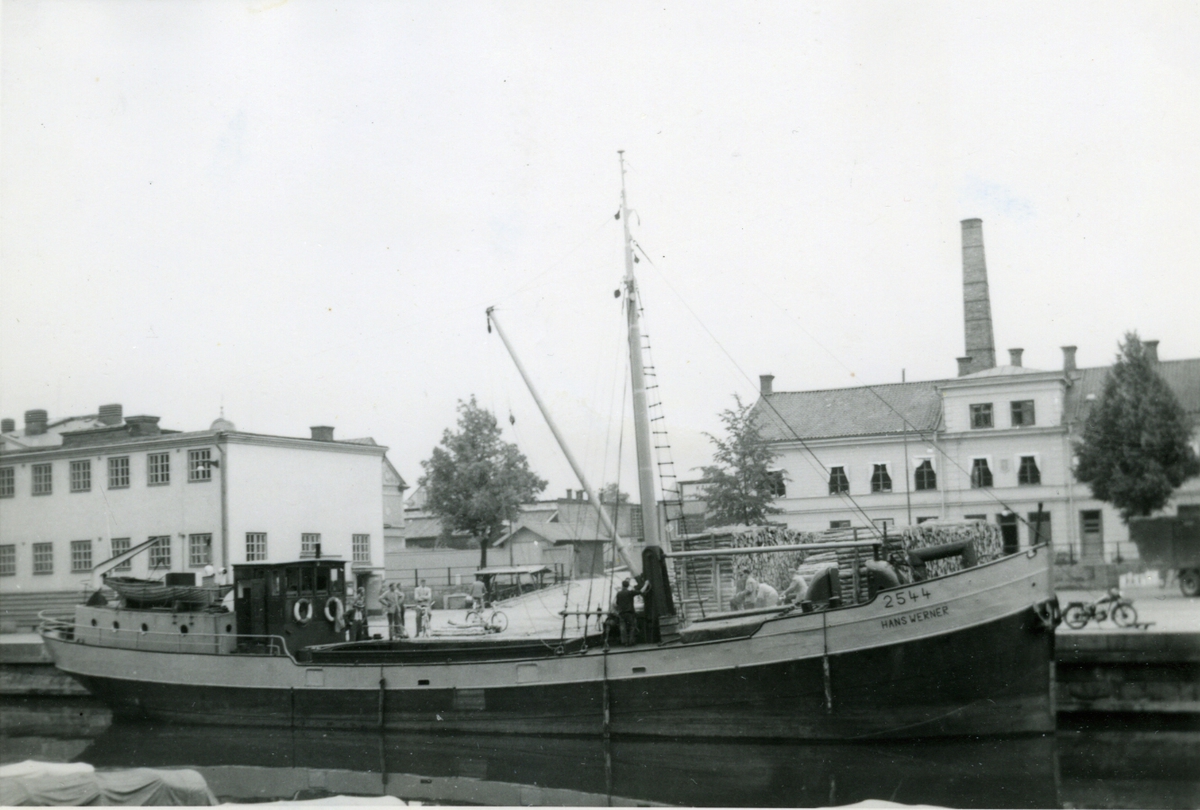 Ägare:/1939-64/: Diedrich Tiedemann. Hemort: Hamburg.
