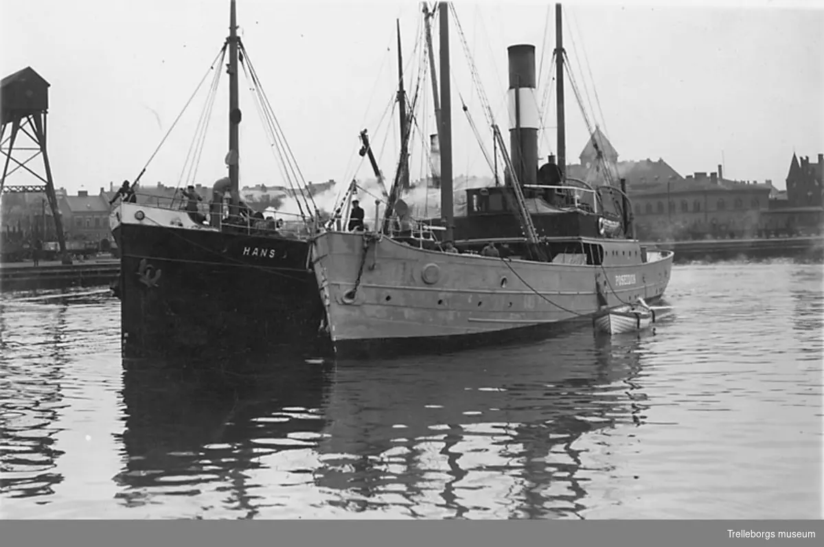 Bärgningsfartyget POSIEDON har assisterat ångaren HANS, 1935? Nummer på bilden 6953.