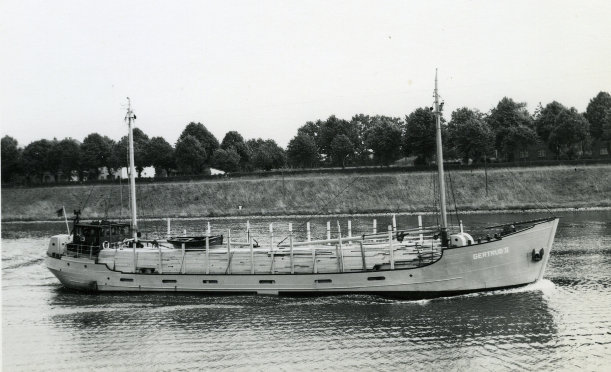 Ägare:/1938-81/: Hinrich Chr. Jungclaus. Hemort: Hamburg.