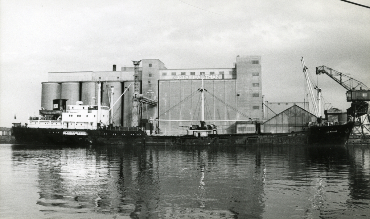 Ägare:/1967-73/: Compagnie Maritime & Commerciale du Sud-Quest S.A. Hemort: Bordeux.