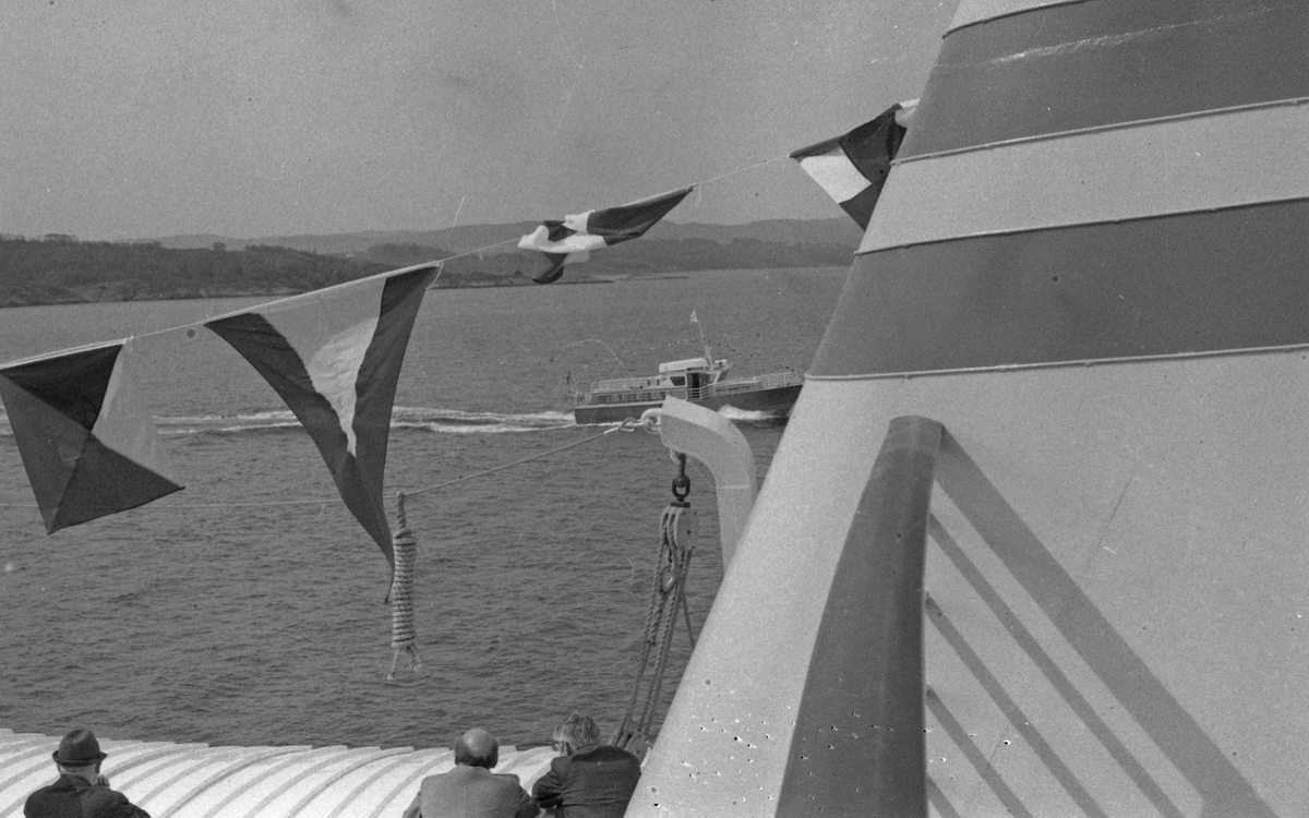 M/F "Finnøy" - Overleveringen - 8/5-1971