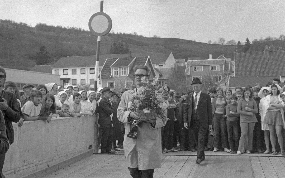 M/F "Finnøy" - Overleveringen - 8/5-1971