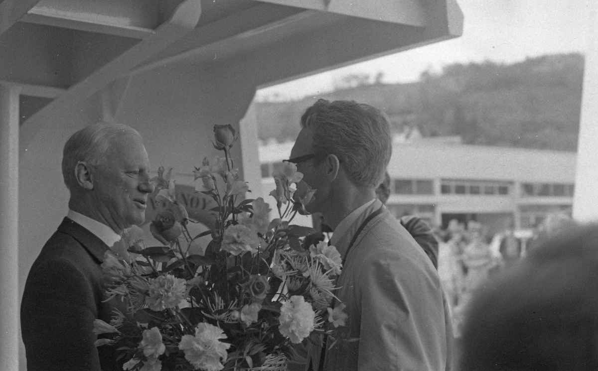 M/F "Finnøy" - Overleveringen - 8/5-1971