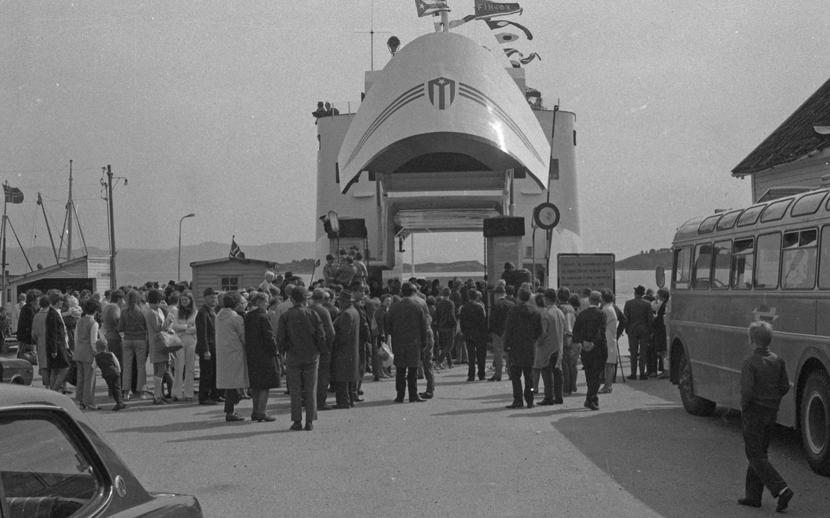 M/F "Finnøy" - Overleveringen - 8/5-1971