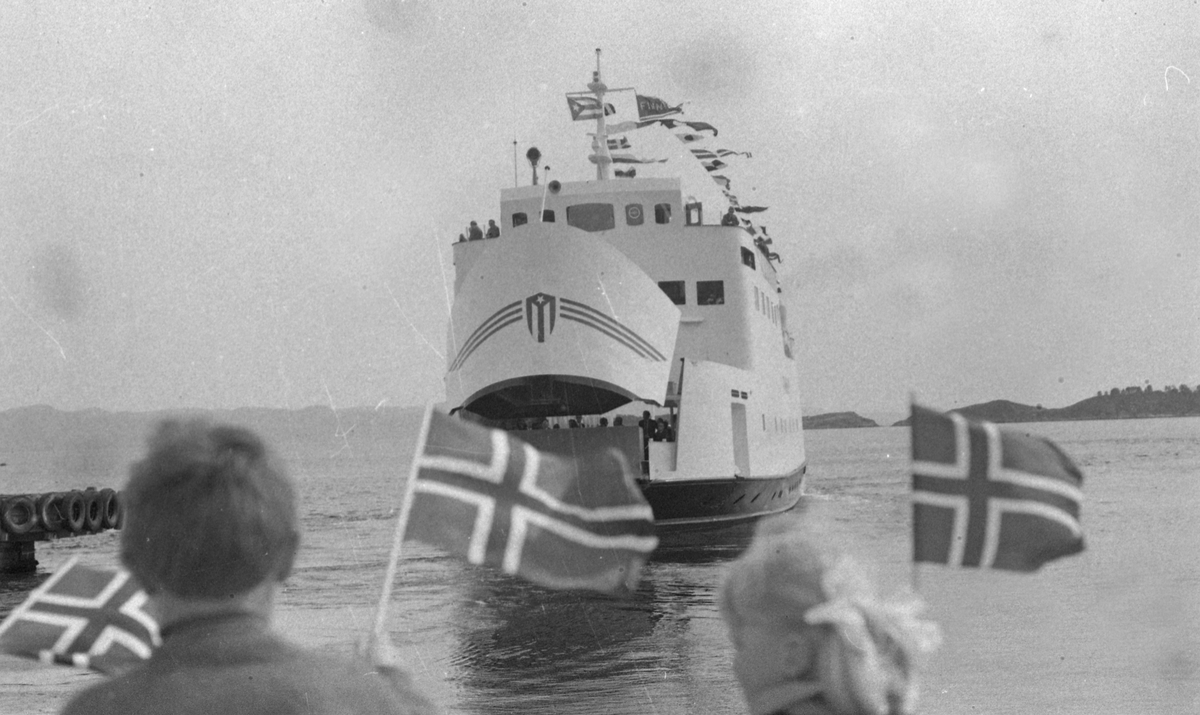 M/F "Finnøy" - Overleveringen - 8/5-1971