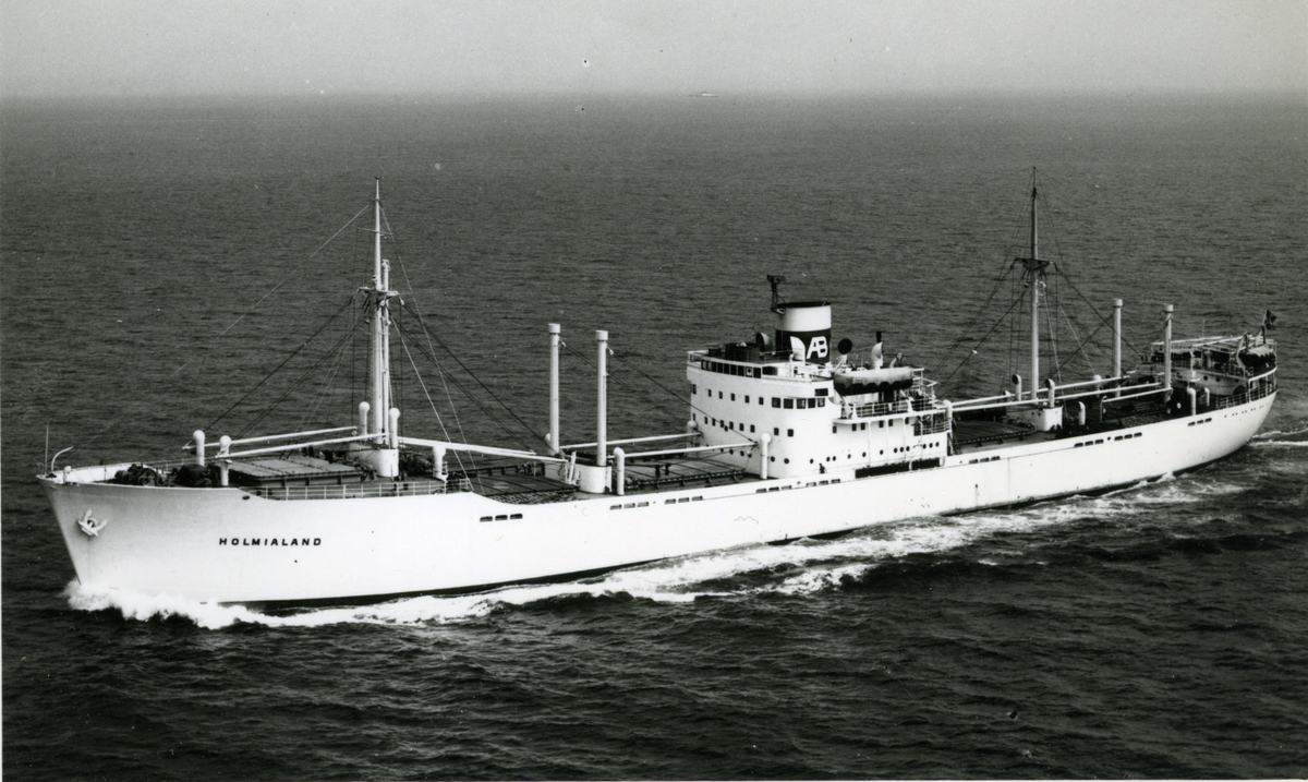 Ägare:/1946-61/: Ångfartygs AB Tirfing. Hemort: Göteborg.