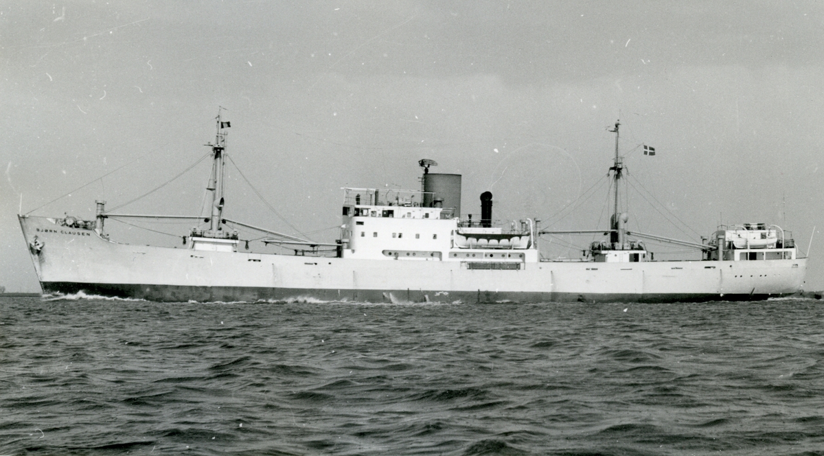 Ägare:/1949-49/: C. Clausen, /1949-61/: C. Clausen Dampskibsrederi A/S. Båda med hemort: Hederslev.