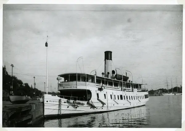 Fotodatum: 1948-10-11.
Exakt samma bild av samme fotograf fi