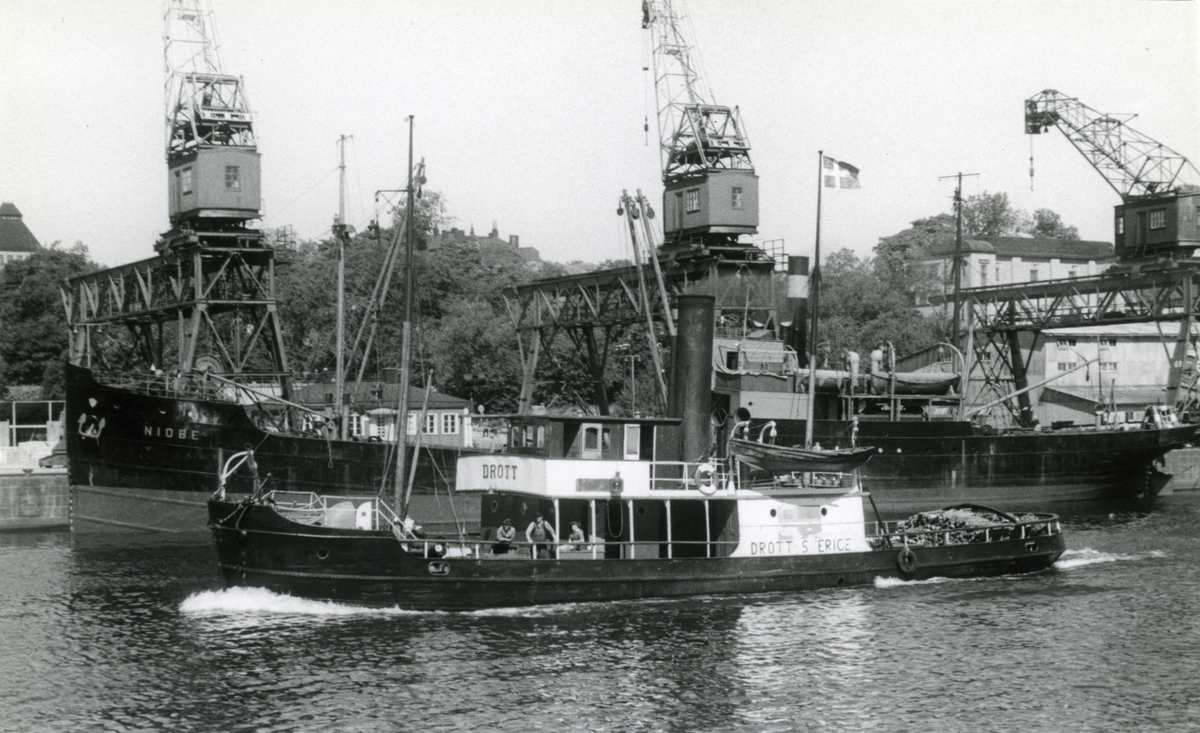 Ägare:/1909-54/: Dampfschiffahrts Ges. Neptun A.G. Hemort: Bremen.