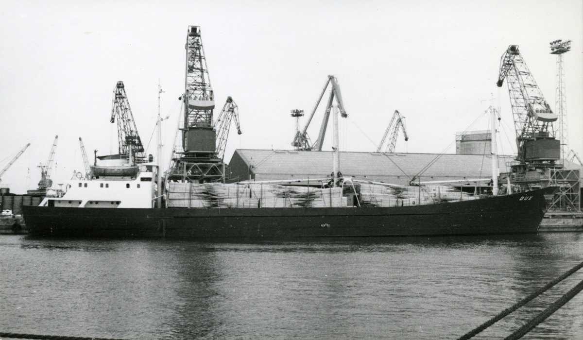 Ägare:/1965-76/: AB Ranrederiet. Hemort: Smögen.