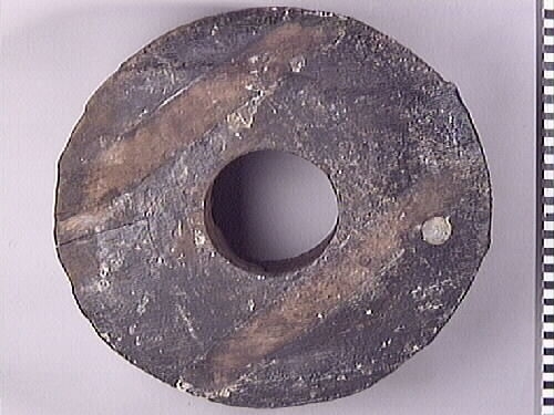 Bakre lavetthjul, sprickor från mitten. 
Rear truck and cracks from centre.