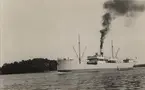Lastångfartyget GEFION av Stockholm 1927 i Tenösund.
