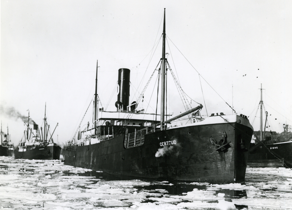 Ägare:/1928-38/: Rederi AB Gertrud. Hemort: Stockholm.