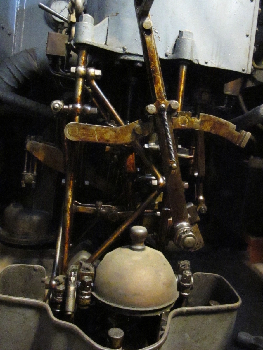 Pansarskeppet Wasas ångslup, ångslup n:o 45 (flottans beteckning). Spetsgattad med stålskrov. Komplett med ångpanna och compoundmaskin. Längd 14,9 meter. Bredd 2,65 meter. Slupen är komplett med sitt maskineri (en tvåcylindrig compoundmaskin) och ångpanna av Yarrows konstruktion.