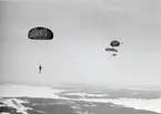 Fallskärmsjägarskolan i Karlsborg 1956. Vinterhopp.