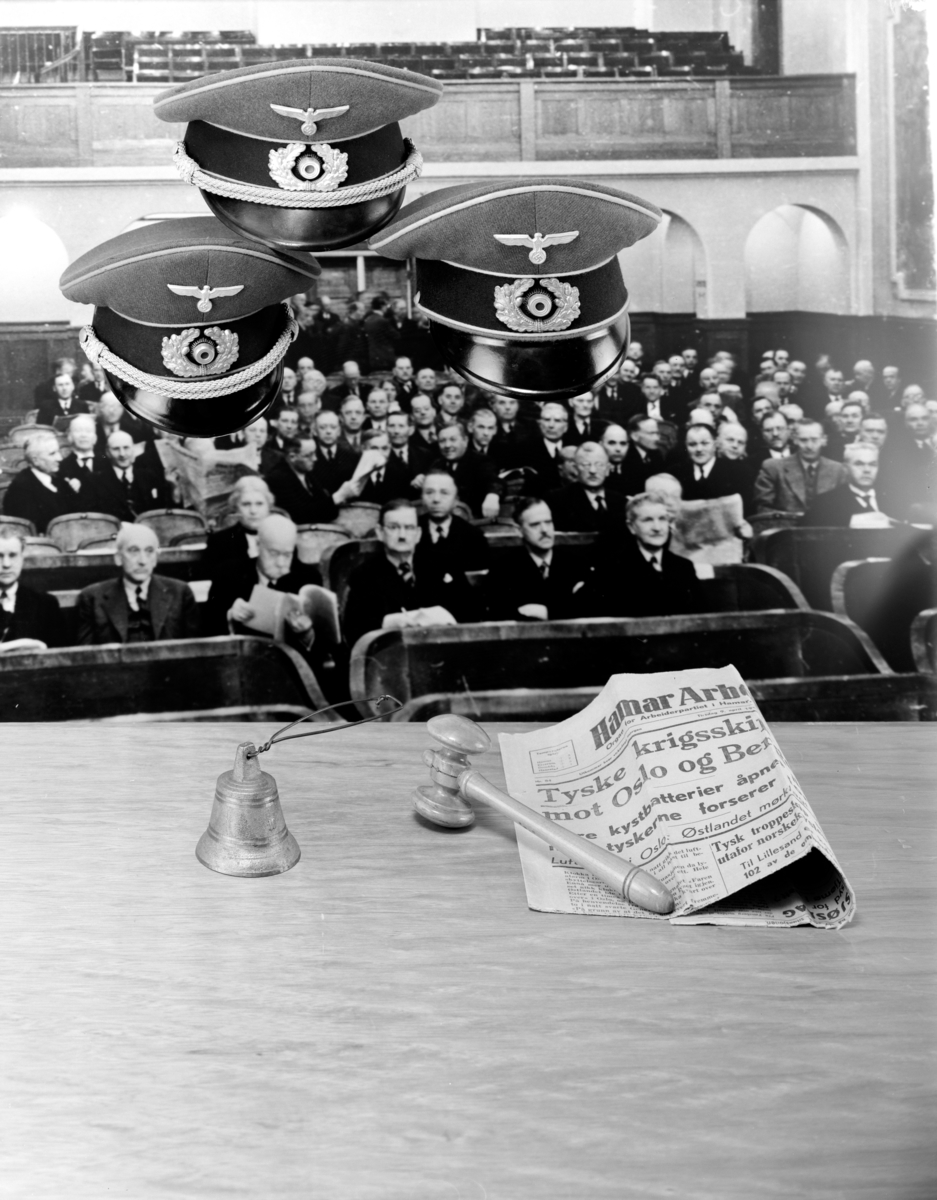 Hamar, Festiviteten, Fotomontasje: Forsiden til Egil M. Kristiansens bok: "Da tyskera kom", 9. aptil 1940, 
Stortingsmøtet i Festiviteten, stortingspresident Hambro måtte kjøpe en bjelle for møteinnkalling i Hamar og fikk låne møteklubbe av fylkesmannen i Hedmark,