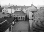 Gårdsinteriör, kvarteret Näktergalen, Östra Ågatan 33, Uppsala november 1944