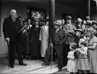 Stadsfullmäktiges ordförande chefredaktör Axel Johansson talar vid invigningen av Uppsala busstation, Järnvägsområdet, Kungsgatan